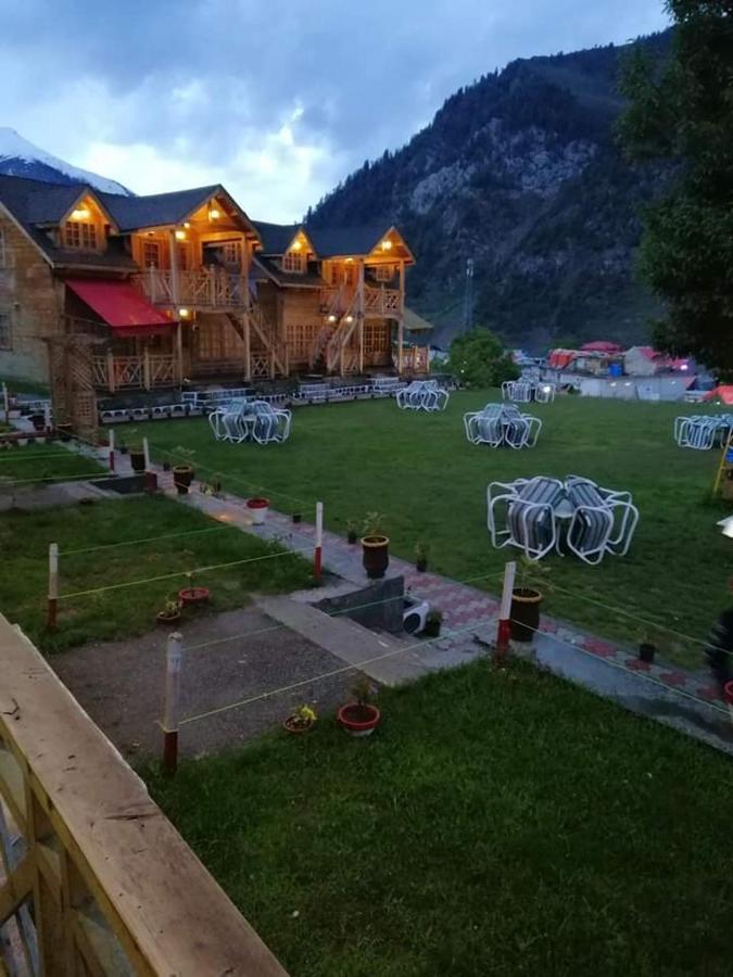 Swiss Wood Cottages Naran Buitenkant foto
